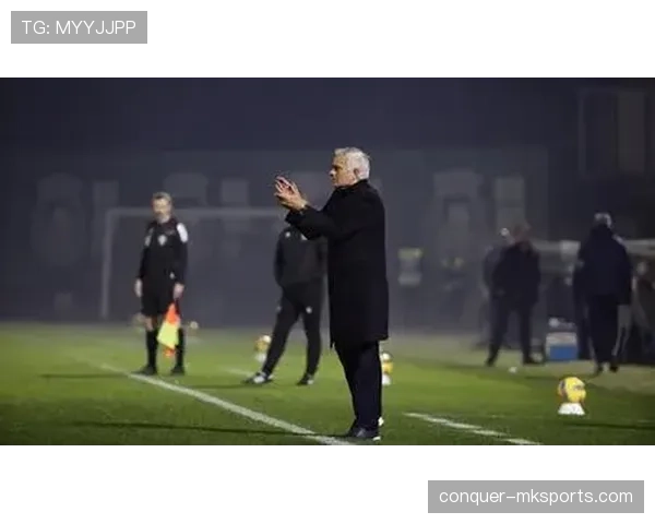 穆里尼奥新战术站位引热议,球队表现成焦点 穆里尼奥新战术站位引热议,球队表现成焦点