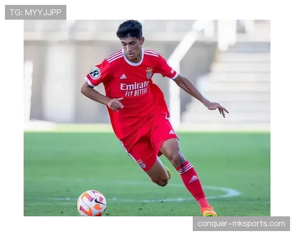 维拉蒂持续提升控球能力,助力球队逆转胜利表现稳健 维拉蒂持续提升控球能力,助力球队逆转胜利表现稳健