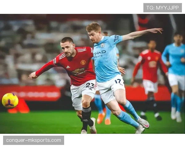 罗纳尔迪尼奥近期状态回暖,经典表现重现赛场 罗纳尔迪尼奥近期状态回暖,经典表现重现赛场