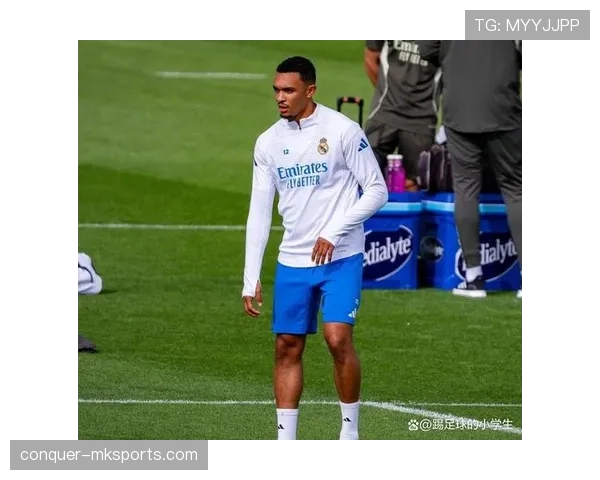 特伦特·亚历山大-阿诺德欧冠半决赛快发角球战术解析