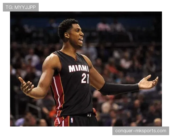 赵睿这训练完直接瘫地上啃能量胶的样子，真不像拿顶薪的人啊